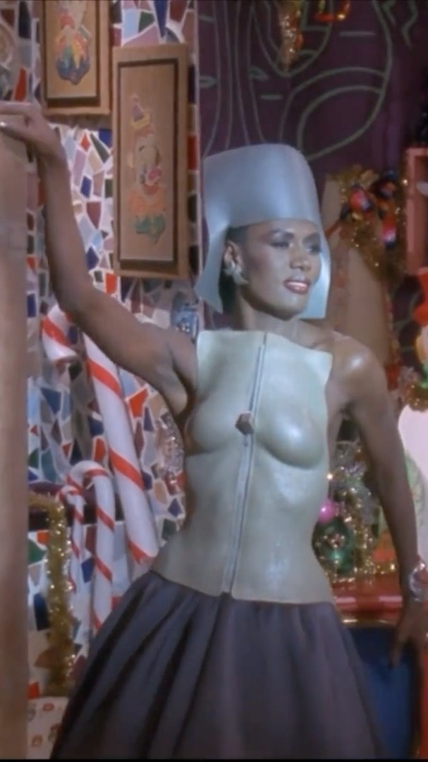 Paul Octaviousのインスタグラム：「A tradition every year for me is to watch this clip form Pee Wee’s Playhouse Christmas special  featuring @peeweeherman @gracejonesofficial & @merk2577 🖤✨」