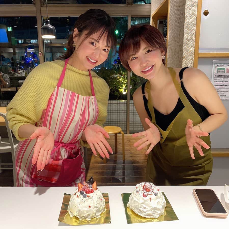 里美ゆりあのインスタグラム：「@akiho__yoshi とケーキ作りしてきたよ🥰  私のケーキのテーマはエベレスト🤗  今度はパン作りにチャレンジしようかなぁ😊  #料理 #料理教室 #ケーキ #cake #YouTube」