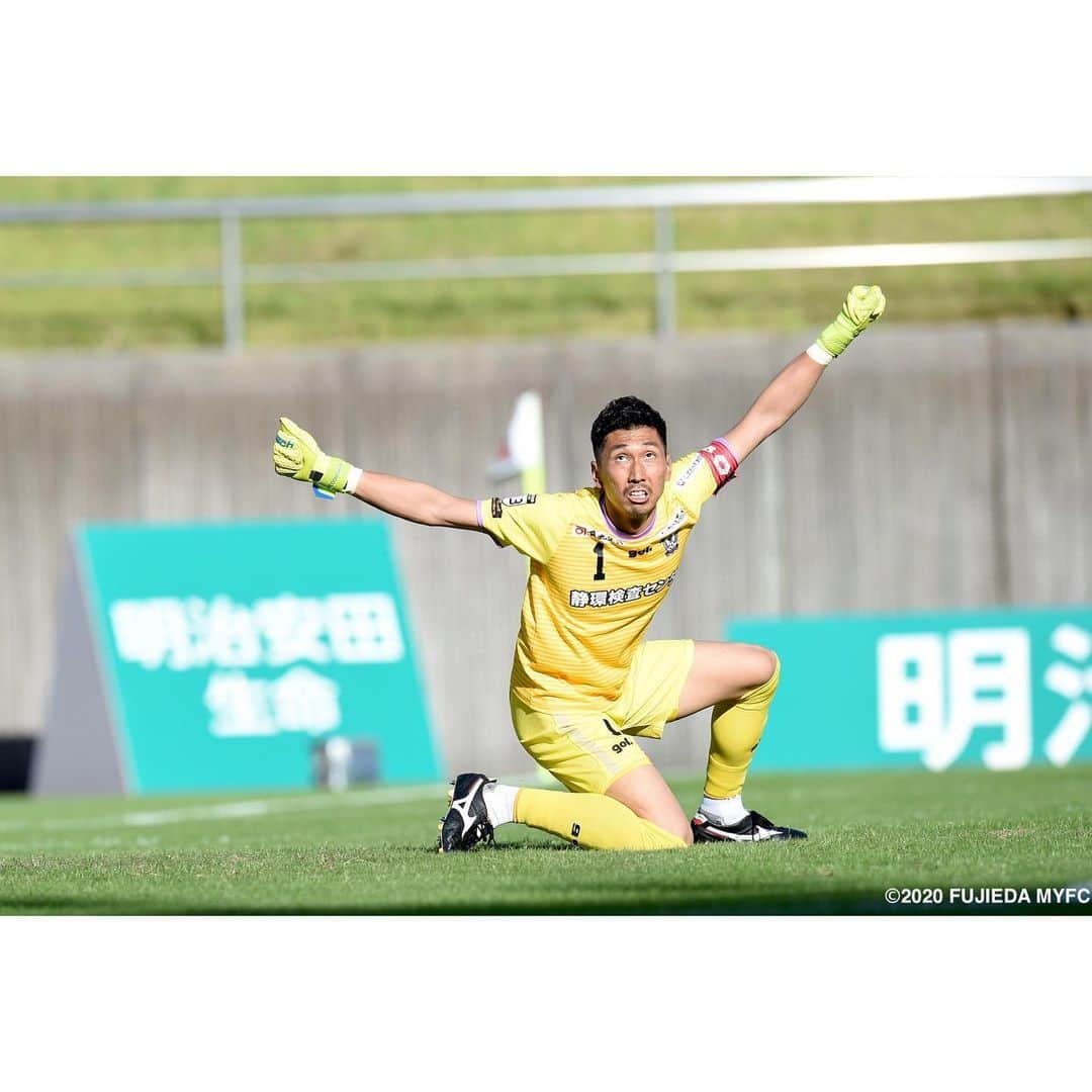 水野泰輔さんのインスタグラム写真 - (水野泰輔Instagram)「2020 応援ありがとうございました！今年はチームとしても個人としても思うような結果が残せませんでした。怪我で試合に出られない時期もありましたが、いつも声をかけてくれるサポーターの方々に助けられました！ありがとうございました！ また藤枝の珍プレー好プレーを見直してみてください！  #藤枝myfc #水野泰輔  #オレは摂取す #東ポリ #マンモス浅田 #西川翼 #バタフライ杉本 #最後にマンモス浅田」12月23日 14時22分 - mizunotaisuke_official