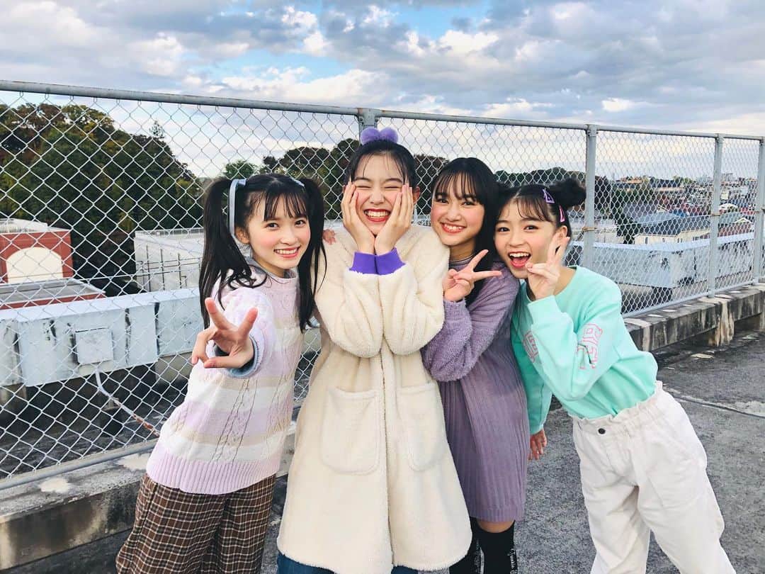 ニコ☆プチのインスタグラム：「🌟🌟🌟🌟 着まわし女の子めんばー🙌💓 ゲストは大里ちゃん👧🏻🌱💫 男子めんばーの写真はまた🤳🎶❤️ 今回はバレンタインのお話🍫💝 . . . . #犬飼恋彩  #大里菜桜  #桧山ありす  #森﨑美月」