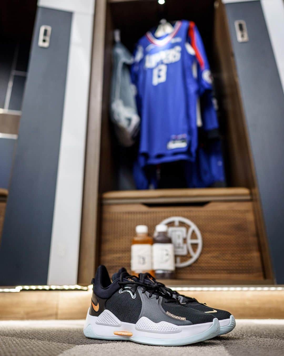 Nike Basketballさんのインスタグラム写真 - (Nike BasketballInstagram)「New season, new 👟.  Introducing the PG 5, designed to match the effortless smooth and steady game of @ygtrece. A full-length Nike Air Dot Weld Strobel is stitched directly to the upper, providing the bouncy, flexible cushioning that helps PG feel like he’s moving on clouds.  The Black/White arrives in select regions January 21, 2021. Tap the link in bio to learn more. #PG5 #PaulGeorge」12月23日 14時35分 - nikebasketball