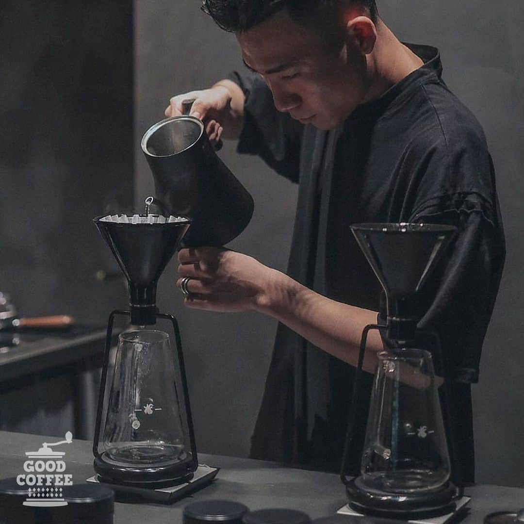 goodcoffeemeさんのインスタグラム写真 - (goodcoffeemeInstagram)「. ☕️ Good Coffee Crew Recommend Shop Info ☕️  【川納万海 ocean coffee (@oceancoffee.cd) ／ 中国・四川】 GC Crew：@rikokenn  「パンダの故郷でもある、四川の成都にあるスペシャルティコーヒーショップです。成都の窓口として、世界中の美味しいコーヒーと素晴らしいコーヒーショップのかけ橋になり、美味しいコーヒーを提供しつづけています。  現在は日本のスペシャルティコーヒーの先駆者でもある「GLITCH COFFEE&ROASTERS」のコーヒー豆を使用しているほか、不定期で様々なロースターの豆も取り扱っており、世界中のおいしいコーヒーが楽しめます。中国は四川省・成都に行かれた際には立ち寄りたいショップです。」  — 📍住所：中国四川省成都市锦江区中道街153-17 🕘：11:00〜19:00 定休日：水曜日 —」12月23日 15時00分 - goodcoffeeme