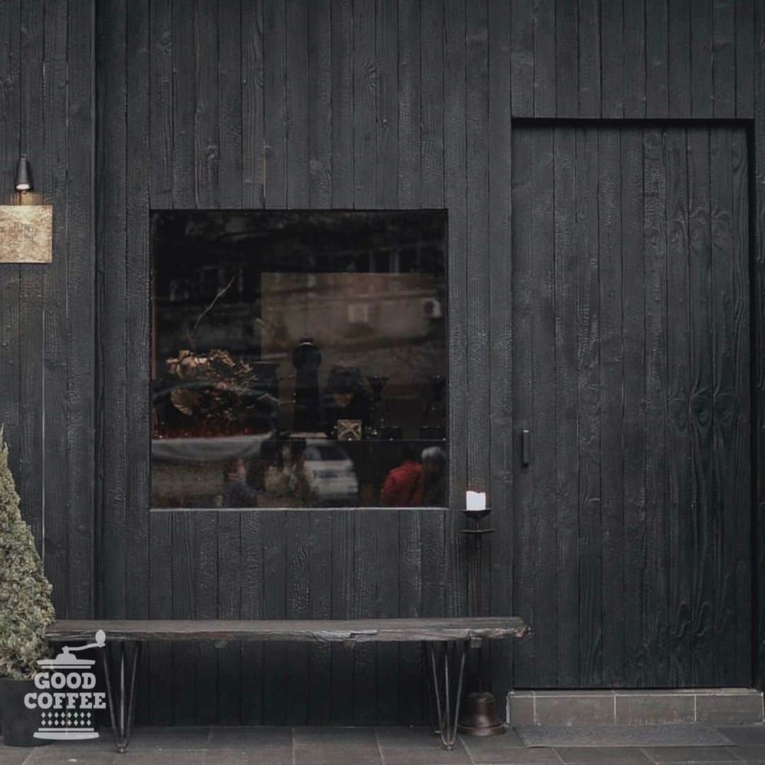 goodcoffeemeさんのインスタグラム写真 - (goodcoffeemeInstagram)「. ☕️ Good Coffee Crew Recommend Shop Info ☕️  【川納万海 ocean coffee (@oceancoffee.cd) ／ 中国・四川】 GC Crew：@rikokenn  「パンダの故郷でもある、四川の成都にあるスペシャルティコーヒーショップです。成都の窓口として、世界中の美味しいコーヒーと素晴らしいコーヒーショップのかけ橋になり、美味しいコーヒーを提供しつづけています。  現在は日本のスペシャルティコーヒーの先駆者でもある「GLITCH COFFEE&ROASTERS」のコーヒー豆を使用しているほか、不定期で様々なロースターの豆も取り扱っており、世界中のおいしいコーヒーが楽しめます。中国は四川省・成都に行かれた際には立ち寄りたいショップです。」  — 📍住所：中国四川省成都市锦江区中道街153-17 🕘：11:00〜19:00 定休日：水曜日 —」12月23日 15時00分 - goodcoffeeme