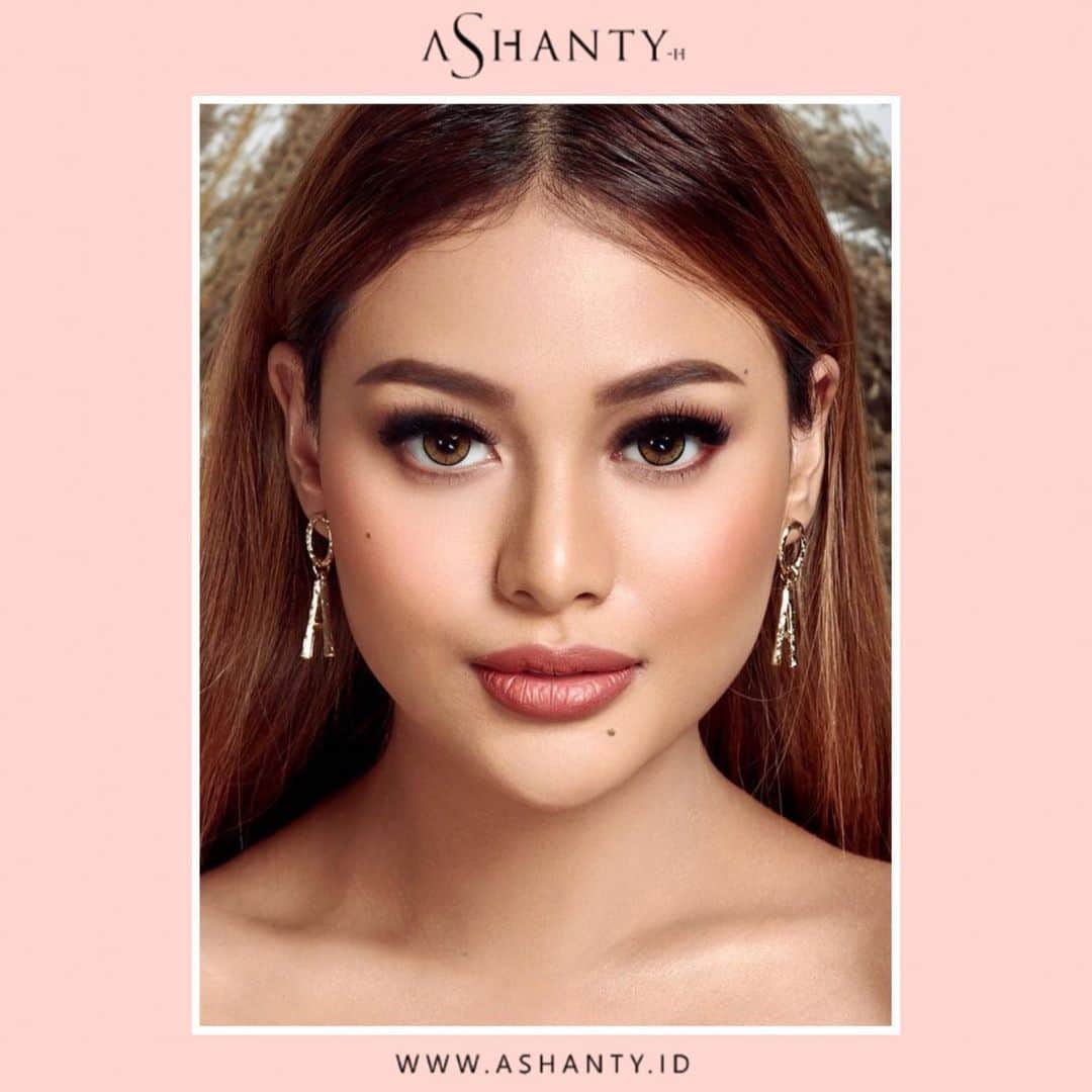 ASHANTY BEAUTY CREAM OFFICIALのインスタグラム：「Skin care is like dieting. You have to invest time and effort. There is no instant miracle cure.   -Karen Grant-  _________________________________ Informasi dan pemesanan : WA: 081293823950 WA: 085781140354 WA: 081287388885 WA: 087778489900 FAST RESPONS CLICK LINK yang ada di Bio IG @ashantyid  _________________________________ #creamwajag #beauty #cosmetics #brandlocal #skincare #skincarelocal #thehermansyah #beautyvlogger #beauty #kosmetikmahal #ashantyid #keluargaasix #ashantyhermansyah #mua」