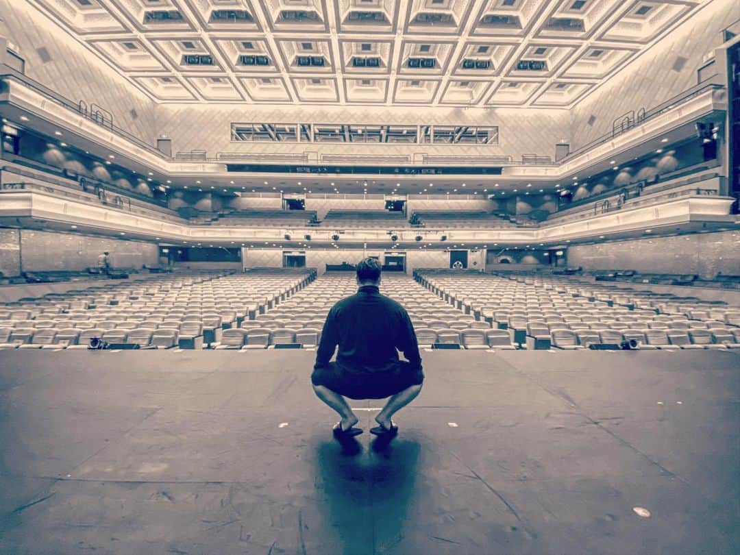 皇希さんのインスタグラム写真 - (皇希Instagram)「東京千穐楽無事に終わりました。 24公演。走り切れたことに感謝。  次は大阪、新歌舞伎座。 待っとれよー。  ごっちゃんでした。  #両国花錦闘士 #明治座 #千穐楽」12月23日 21時33分 - koki_azuma