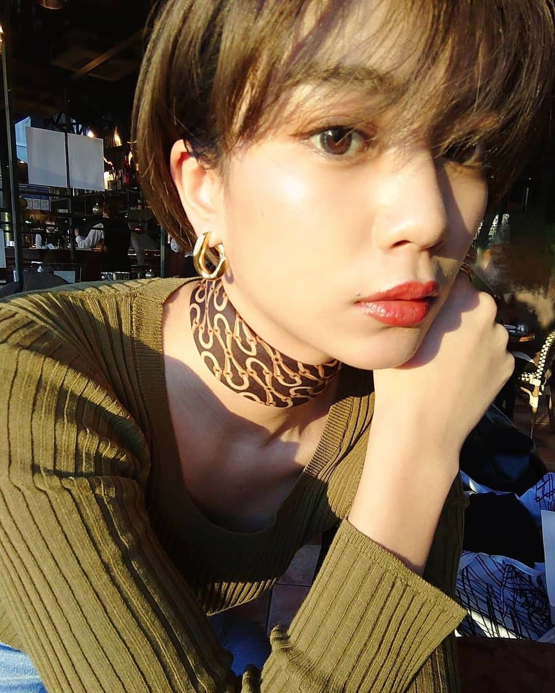 平アスカのインスタグラム：「new pierce💚@unchained.jp UCE-1G FIRST LINE ピアス M ゴールドコーティング ショートにぴったり。 #new #jewelry #pierce」