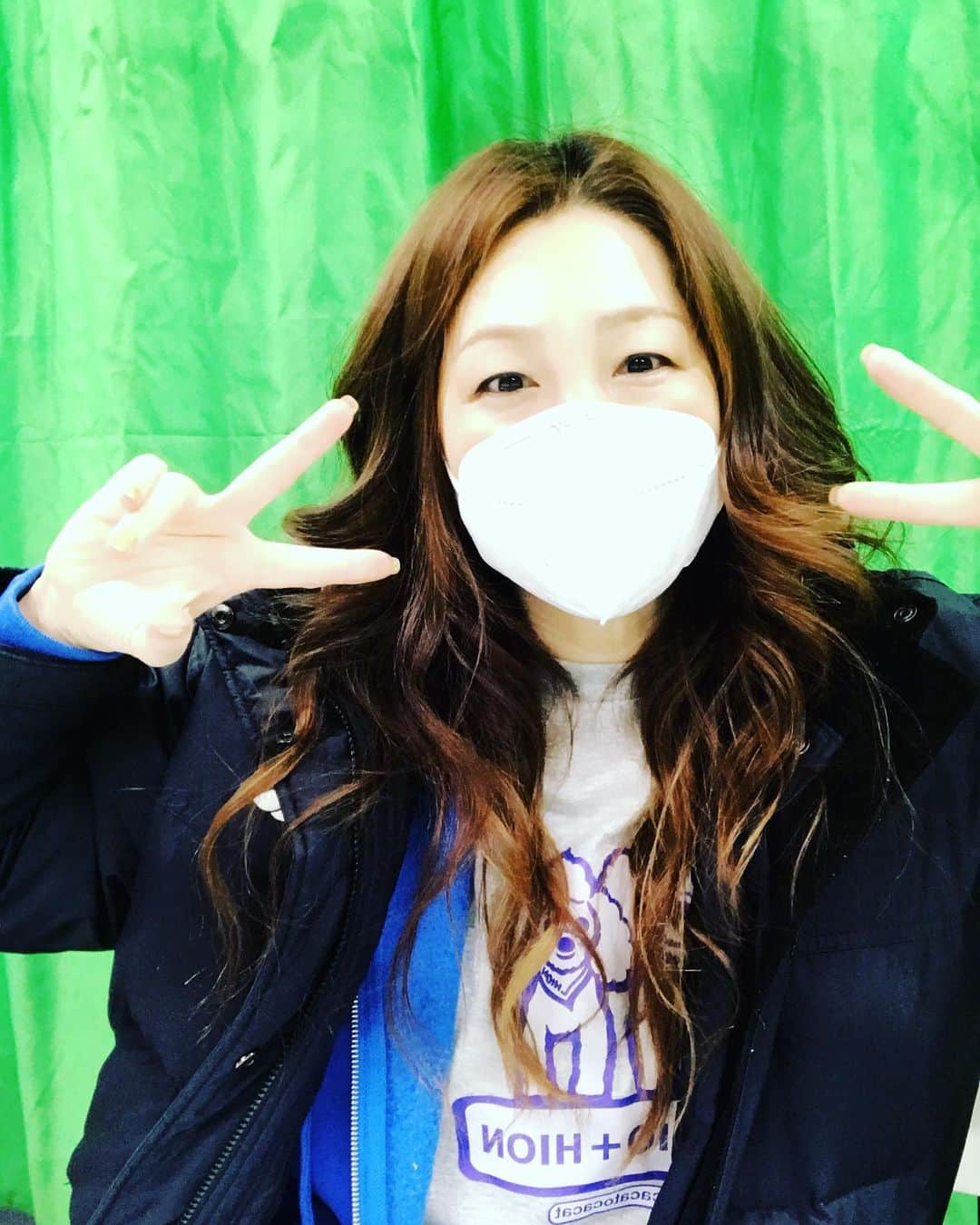 井上貴子さんのインスタグラム写真 - (井上貴子Instagram)「19時からイチナナ配信です。  今日はイベントです。 実写版プロレスゲーム。  みなさん参加型のリアルゲームです！  イチナナアプリをダウンロードして 神取さんのアカウントから見れます。  ぜひ逢いにきてくださいな。  そしてやっと LLPW-X通販サイト「神取屋」さんが オープンします^ ^  今夜21時にオープンですが イチナナに来てくれた皆さんには 嬉しい報告があるかも？？？？  ないかも？？？？  https://llpwx.official.ec  コロナ禍に携わる 全てのお仕事の皆様。  心から 感謝しています。  引き続き油断せず お気をつけて お過ごし下さいませ。  #井上貴子  #LLPWX #女子プロレス #紅緒と柊音 #トイプードル #神取忍 #イチナナ配信 #実写版プロレスゲーム #LLPWX通販サイト神取屋 #TikTokはじめてみた #Twitterも見てね #感謝 #STOPCOVID19」12月23日 16時27分 - takaco_inoue