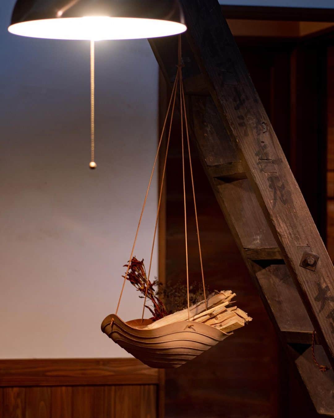 エンダースキーマのインスタグラム：「“fieldwork” 04 product: hanging basket big situation: Japanese folk house⠀ ⠀ “fieldwork” is a survey of the place and space where Hender Scheme’s products are used. Research on how they are used in various situations.⠀ ⠀ #fieldwork #henderscheme」