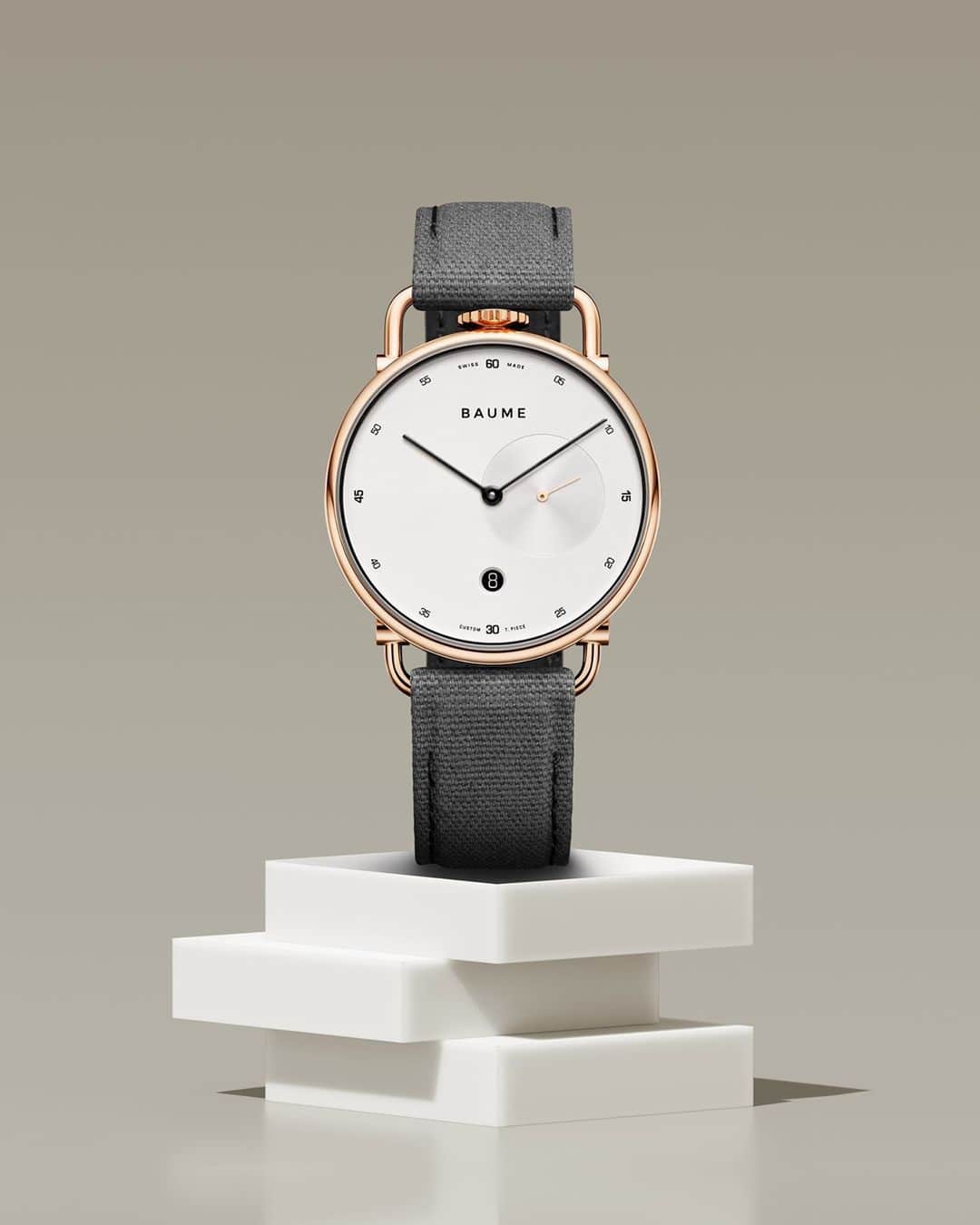 ボーンメルシーのインスタグラム：「Minimalist design, modern look. -- Baume 10600 41mm, Baume, Quartz movement, White dial, Steel Gold PVD -- #BaumeEtMercier⁣ #Baume #Watches⁣ #WatchesDesigner⁣ #SwissMade⁣ #WatchMaking #Gold #Innovation #Design #Materials」