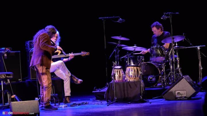 DeFlamenco.comのインスタグラム：「Momentos #MorenteSiempre en #SumaFlamenca 2020  Benavent & Pardo & Di Geraldo "El Trío"  #flamenco #deflamenco #laestrella #flamencomadrid #videosflamencos」