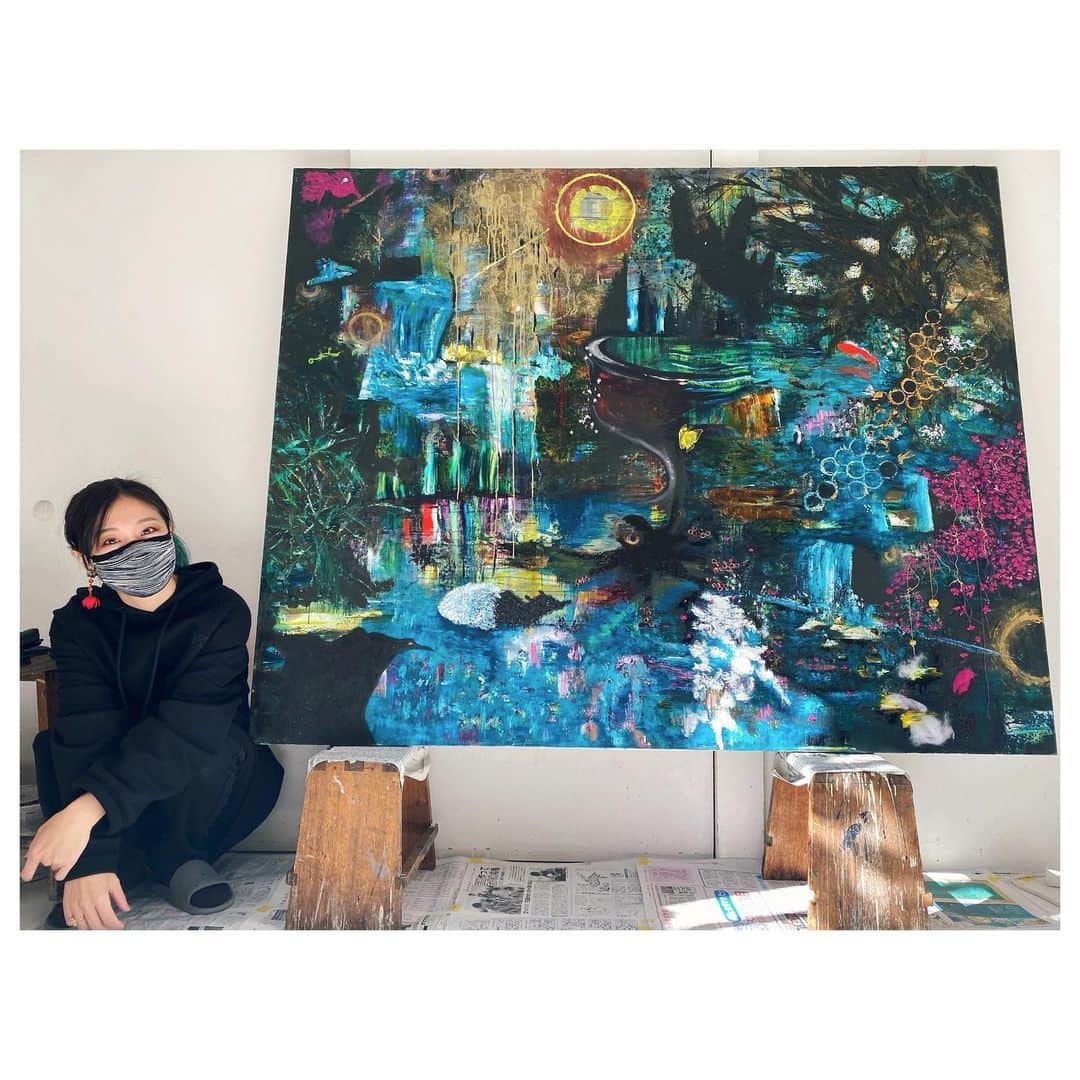 大塚愛さんのインスタグラム写真 - (大塚愛Instagram)「まだ途中なんですが、 年内のアトリエ作業は今日で納めました。  太陽、月、水が廻る巡る ファンタジーな世界です。  AIO　#art #絵画 #油絵 #ファンタジー #fantasy」12月23日 17時27分 - aiotsuka_official