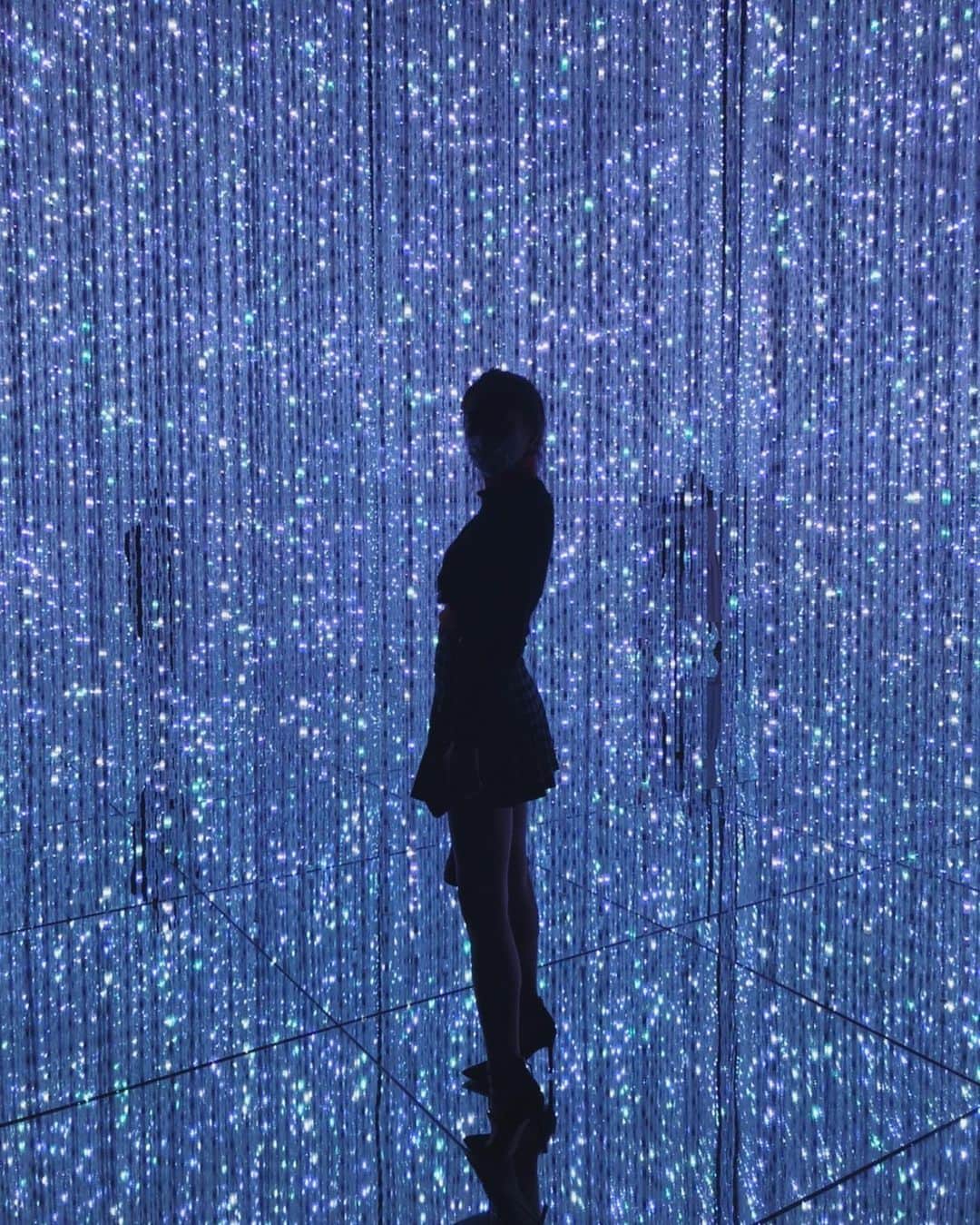 のインスタグラム：「💙💙💙✨✨✨ It’s going to be wonderful  ・ #teamlab #風の時代  #aquarius #♒️ #チームラボ」