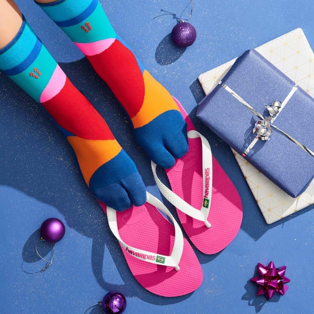 Havaianas Europeのインスタグラム：「2 days left before Santa 🎅 Available in stores. #Xmas」