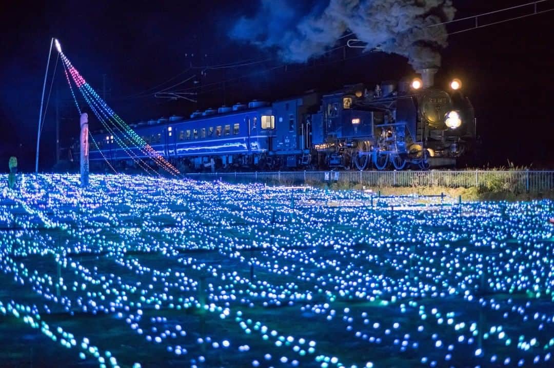 TOBU RAILWAY（東武鉄道）さんのインスタグラム写真 - (TOBU RAILWAY（東武鉄道）Instagram)「. . 🚩SL Taiju - Nikko,Tochigi . . [Enjoy winter illumination from the SL Taiju] . . The steam locomotive SL Taiju is running in the Nikko / Kinugawa Onsen area. The "Special Operation for Illumination" will be available at night for winter only.  How about taking the SL Taiju when you travel to Nikko / Kinugawa hot spring area? Reserved-seat tickets can be purchased online. Please enter your details before searching. https://www.tobu-ticket.jp/sl/ . ★Detailed information on "Special Operation for Illumination" Operation Date: January 16(Sat.), 2021 Operating hours: SL Taiju No.9 : Departure from Shimo-imaichi Station at 17:27; Arrive at Tobu World Square Station at 17:59; Arrive at Kinugawa Onsen Station at 18:06 SL Taiju No.10 : Departure from Kinugawa Onsen Station at 19:28; Arrive at Tobu World Square Station at 19:33; Arrive at Shimo-imaichi Station at 20:27 . . #visituslater #stayinspired #nexttripdestination . . . #nikko #tochigi #kinugawaonsen #sltaiju #japantrip #discoverjapan #travelgram  #tobujapantrip #unknownjapan #jp_gallery #visitjapan #japan_of_insta #art_of_japan #instatravel  #japan #instagood #travel_japan #exoloretheworld #ig_japan #explorejapan #travelinjapan  #beautifuldestinations #japan_vacations #beautifuljapan #japanexperience」12月23日 18時00分 - tobu_japan_trip