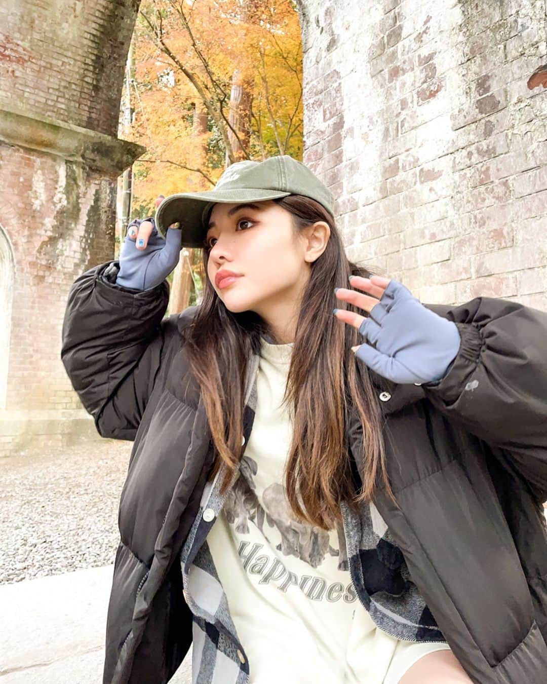 藤子さきのインスタグラム：「リップの色可愛いでしょ🥰 今日は久しぶりにデートの動画出るよ🌞 #lip #fashion #ootd #youtube #winter #winterfashion」