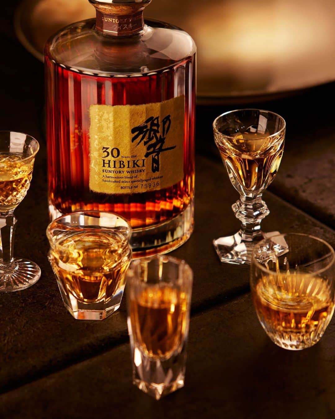 響 | SUNTORY WHISKY HIBIKIさんのインスタグラム写真 - (響 | SUNTORY WHISKY HIBIKIInstagram)「. HIBIKI TIME　～二十四節気・冬至～  甘く華やかな円熟の香りに包まれて。 Envelop yourself in the sweet, elegant and mellow aroma.  #hibiki #響 #二十四節気 #24seasons #冬至 #toji #homewhisky #specialnight #yearendparty #glasscollection」12月23日 18時15分 - suntorywhisky_hibiki