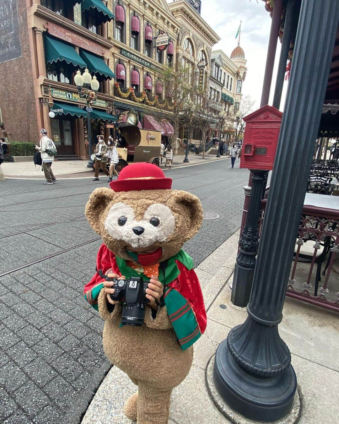 tiahy__のインスタグラム：「May you enjoy the special moments of the Christmas Season 🎄. . . . #duffy_taia#taiacostume #ダッフィー」