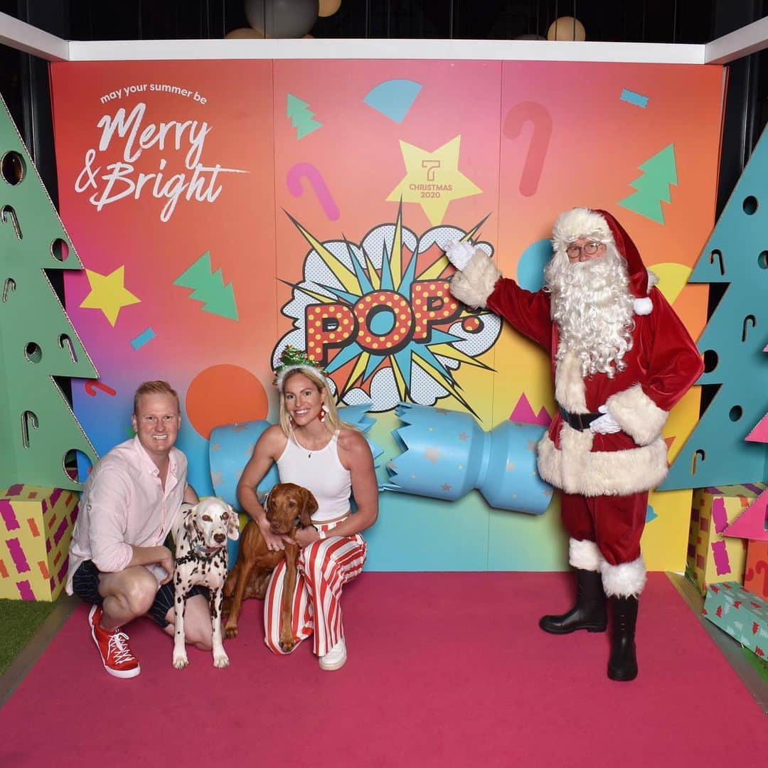 エミリー・シーボームのインスタグラム：「Everyday : Slay Everyday in December : Sleigh   #santapaws #santaphoto #toombul #Christmas #merrychristmas #brisbane #athlete」