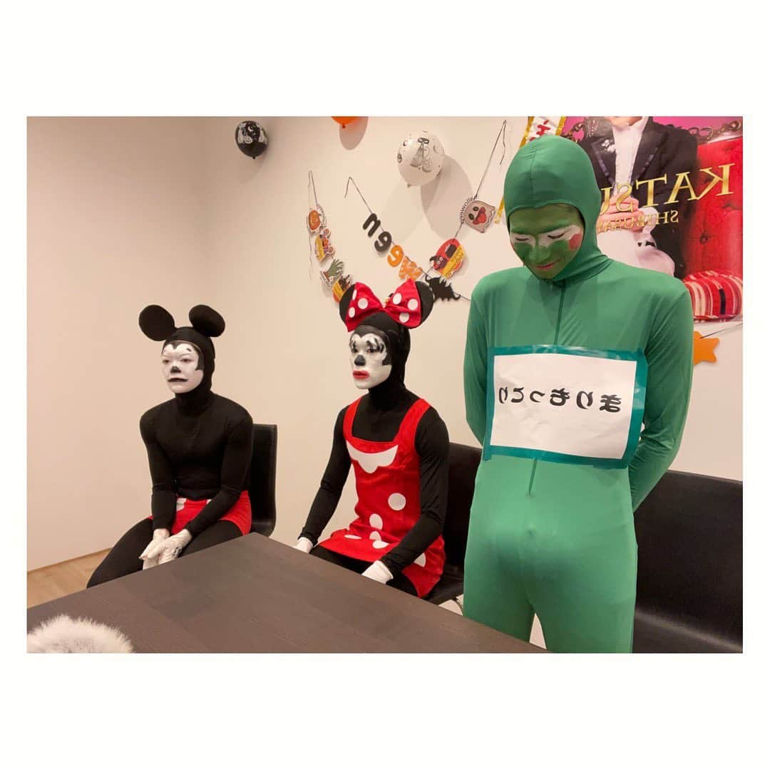 岡田鷹斗さんのインスタグラム写真 - (岡田鷹斗Instagram)「ミッキーとまりもっこりの対談  #ミッキー　#disney  #先に謝っておきますすみません #ミニー　#仮想　#本格派　#まりもっこり　#北海道　#阿寒湖 #followｍe」12月23日 18時45分 - okada_takato