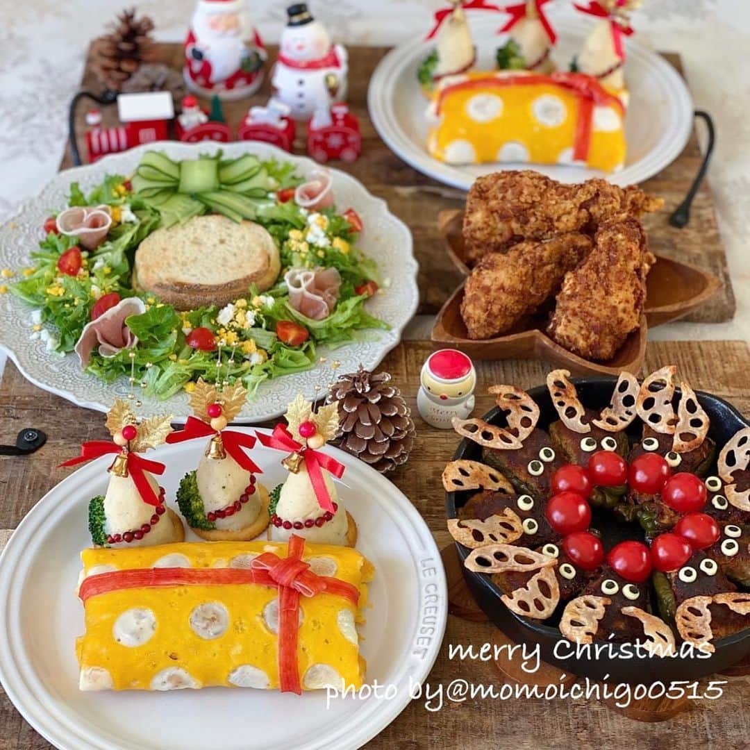 のインスタグラム：「. こんばんは🥰💕 . 1日早いクリスマスご飯🎄⛄️🎅 . 去年とあまり変わらず😂 . .  #クリスマス#クリスマスご飯#クリスマスパーティー #晩ご飯#晩ごはん#夜ごはん#夕食#おうちごはん#おうちごはんlover#おうちご飯記録#うちごはん#食卓#手料理#手作りご飯#料理写真#器好き#器#器集め#献立#家庭料理#merrychristmas #followｍe #instagood」