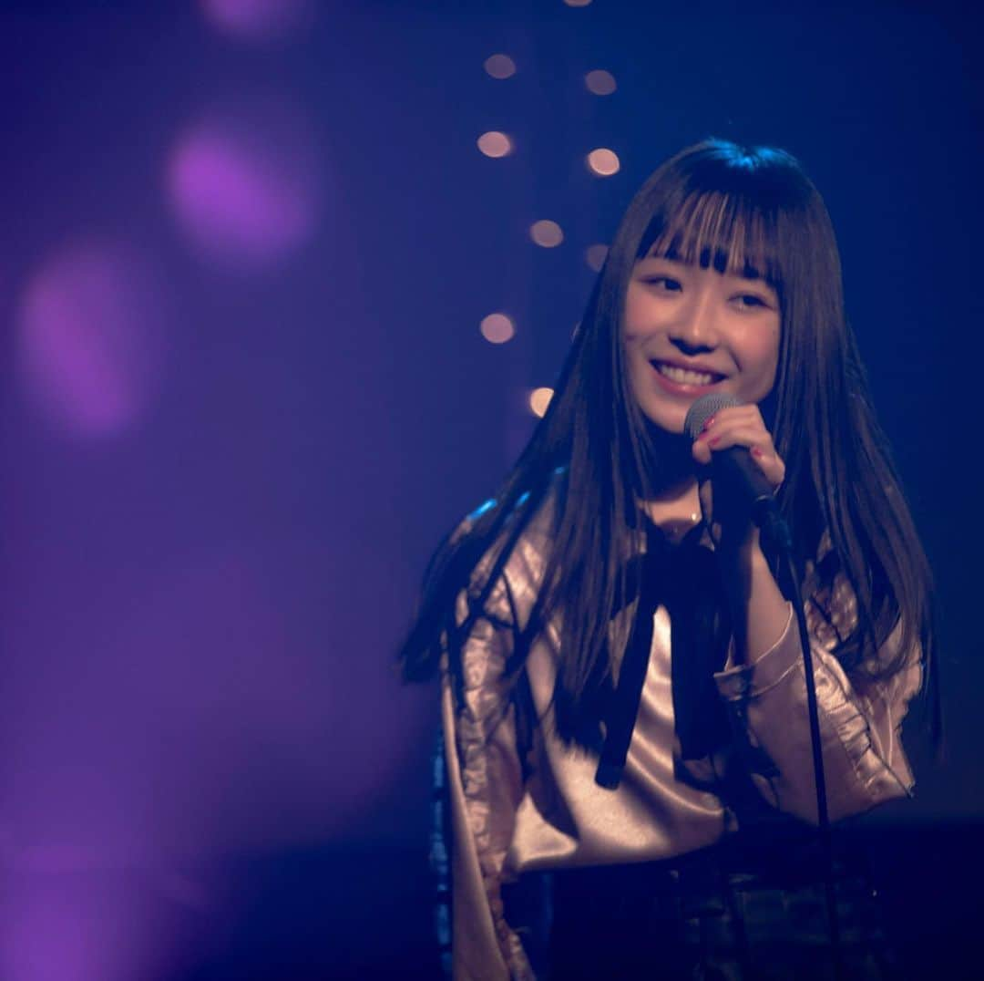 飯塚理珠（RIJU）さんのインスタグラム写真 - (飯塚理珠（RIJU）Instagram)「ʚ♡ɞ . . ワンマンの最後の曲「First Story」。 この曲は、ライブで皆さんと一緒に歌いたいと思って作った曲です。 今回は感染対策もあったので叶いませんでしたが、いつかみんなと合唱できる日が来ますように💭 . ワンマンライブお越しくださった方 本当にありがとうございました！ 来られなかった方も、いつかお会いできる日を楽しみにしています☺️🤍 . . . #飯塚理珠 #RIJU  #ワンマンライブ #ワンマン #渋谷SPACEODD #渋谷スペースオッド #スペースオッド #spaceodd #oneman #live #ライブ #guitar #acoustic #singer #ssw #弾き語り #弾き語り女子 #ギター #ライブハウス #livehouse #FirstStory #ありがとうございました ♡」12月23日 19時04分 - riju_0205