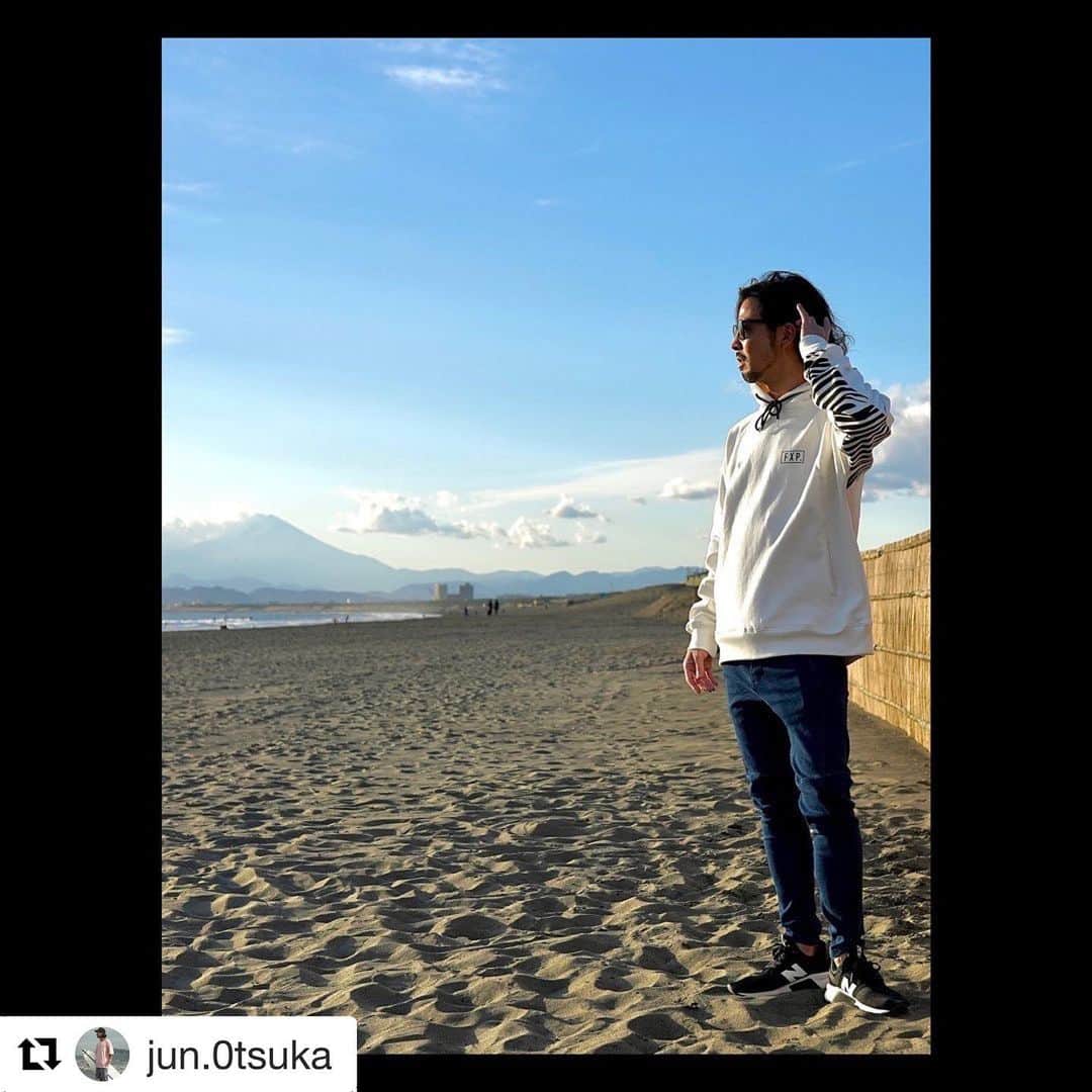 hiroecdさんのインスタグラム写真 - (hiroecdInstagram)「裏起毛パーカー、人気です。 ・ ・ ・  #Repost @jun.0tsuka with @get_repost ・・・ @flashxpacker  ニューモデルパーカー　XP-ZEBRA2  「FXP Heat Warm」使用で暖かく、ストレッチが効いているので着心地最高！ ビヨンビヨンに伸びますよ！  他の色もあるので気になる方は是非 @theusasurf までお越し下さい。  #flashxpacker  #フラッシュパッカー  #theusasurf  #パーカー  #ゼブラ柄  #鵠沼海岸  #スケートパーク前  #shonan  #湘南」12月23日 19時05分 - flash_packer_hiroki_ishida