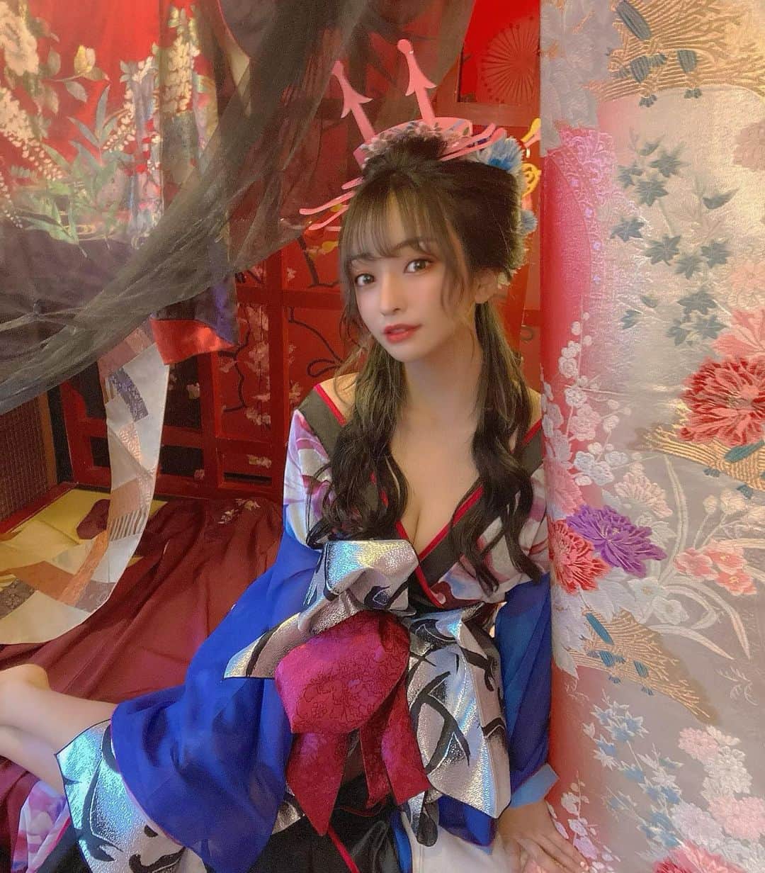 ERENAのインスタグラム：「貴方様どうか私を買っていただけないでしょうか？ . . 花魁撮影でした〜🙂💜💜 @dress_tika」