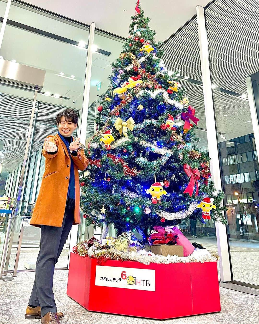 福田太郎さんのインスタグラム写真 - (福田太郎Instagram)「ナイストレンディー！！！ クリスマスイブの明日の特集は ２０２１年のトレンドを先取り〜🎄 流行りそうなグルメに、最先端のサービスや車まで。 未来はもう、すぐそこまで来ているかも？ ⠀ #クリスマスイブ の朝に #クリスマスデート 風の特集 出典 #日経トレンディ なので安心です☺️ #トレンド #流行 を知る男 #トレンディ太郎 もちろん #今年の漢字 #密 もピタリと当てた男 #新しいもの好き #アナウンサー #福田太郎 の友達らしい #2020年 あと1週間 #2021年 どんな１年にしたいですか？」12月23日 19時18分 - htb_tarofukuda