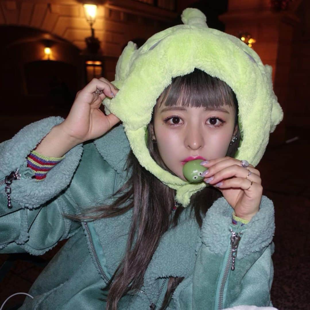 Yumeのインスタグラム：「ディズニーコーデ作ってたらディズニーが恋しすぎる😭💗💗 来年こそ年パス欲しいって思ってるんだけど、どうなんだろ~🤔💭💭 早くコロナがおさまってディズニーファンミしたいな🌼  でね、前から見てくれてるみんなはご存知の通り、ワシ占い大好きなんです！！！🤣  コロナで行けてなかったから @miror_jp さんで占ってもらいました☺️  仕事運💭💭💭 いつもやんwww （恋愛は時が来ればできるかなと思ってるwww）  仕事はこのまま自分らしく 頑張っていれば平気とのこと！ これからもやりたいこと 全部できる人生にしていこう🤍🤍🤍  #インターネット占い館miror#MIROR#PR」