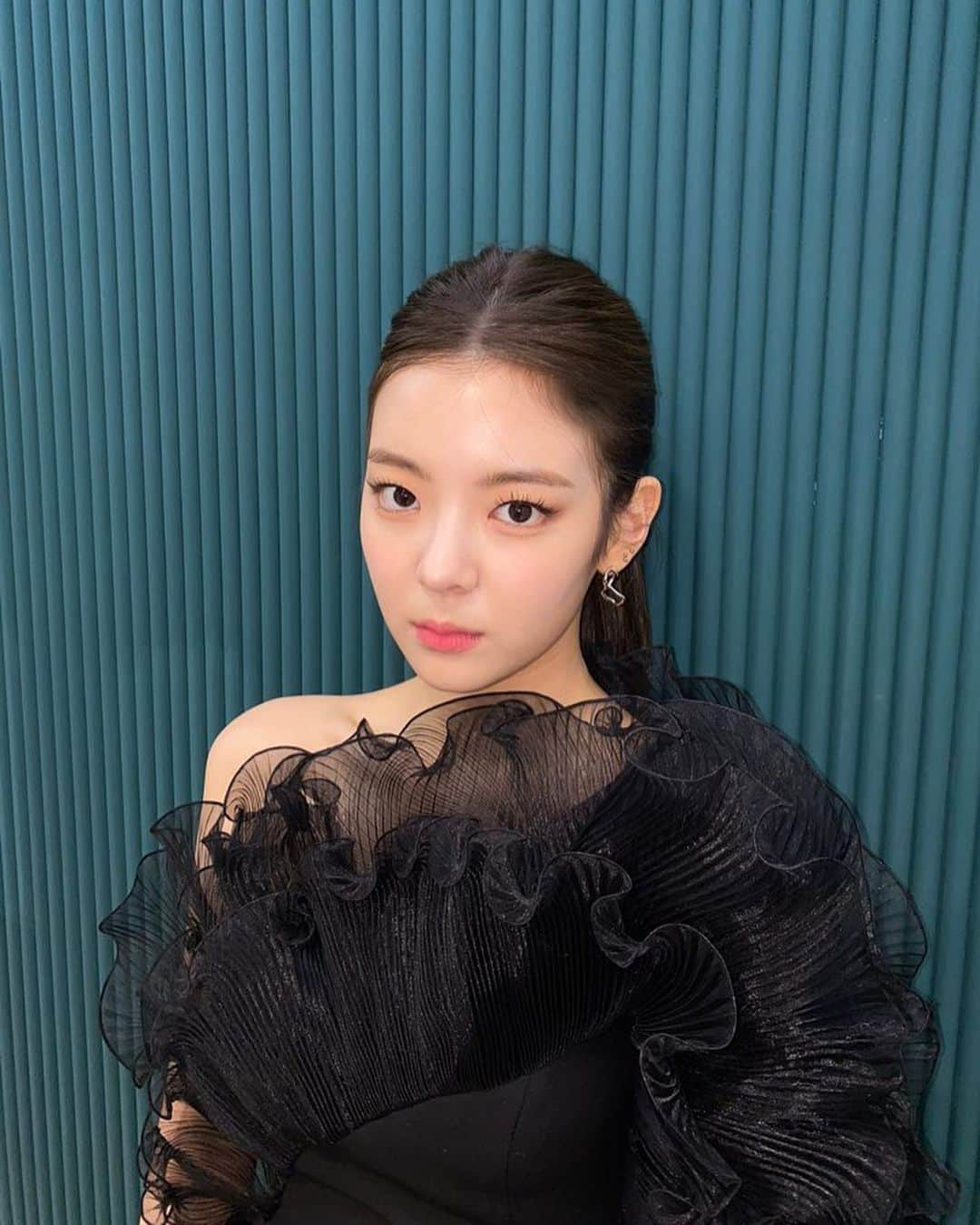 ITZYさんのインスタグラム写真 - (ITZYInstagram)「🖤」12月23日 19時49分 - itzy.all.in.us