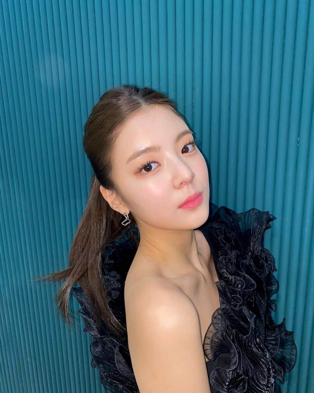 ITZYさんのインスタグラム写真 - (ITZYInstagram)「🖤」12月23日 19時49分 - itzy.all.in.us