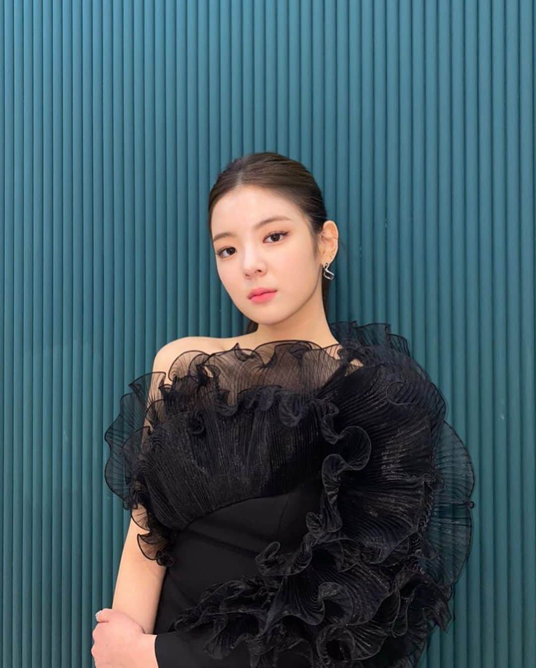 ITZYさんのインスタグラム写真 - (ITZYInstagram)「🖤」12月23日 19時49分 - itzy.all.in.us