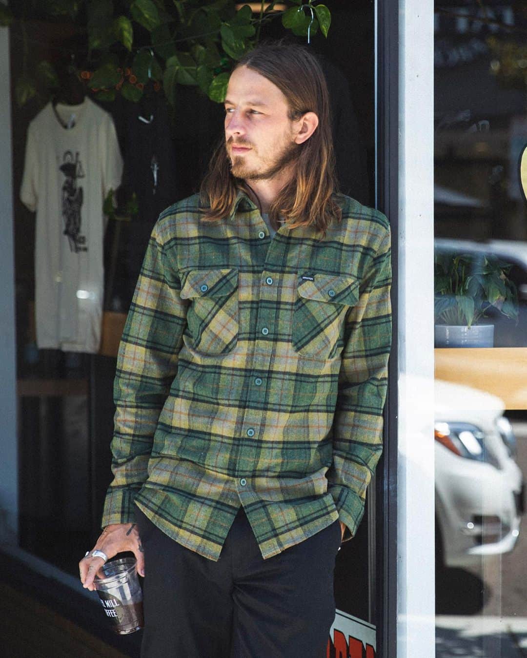 ブリクストンのインスタグラム：「Support your local shops and businesses throughout the Holidays if you can!  @rileyhawk and co are still open for takeout at @steelmillcoffee ☕️」