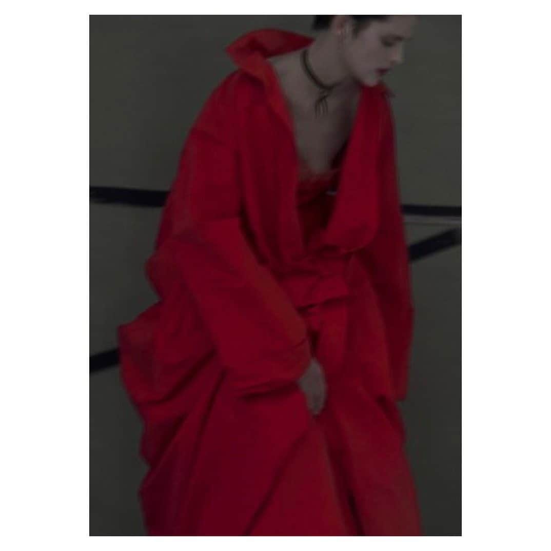 のインスタグラム：「Stella 💔Always Stella  #youbeautifulwoman #sookind #soounique #dearmother #myhartgoestoyourfamily #restinpeacemydear🌹 photography by @sarahmoon_official for @rikamagazine」