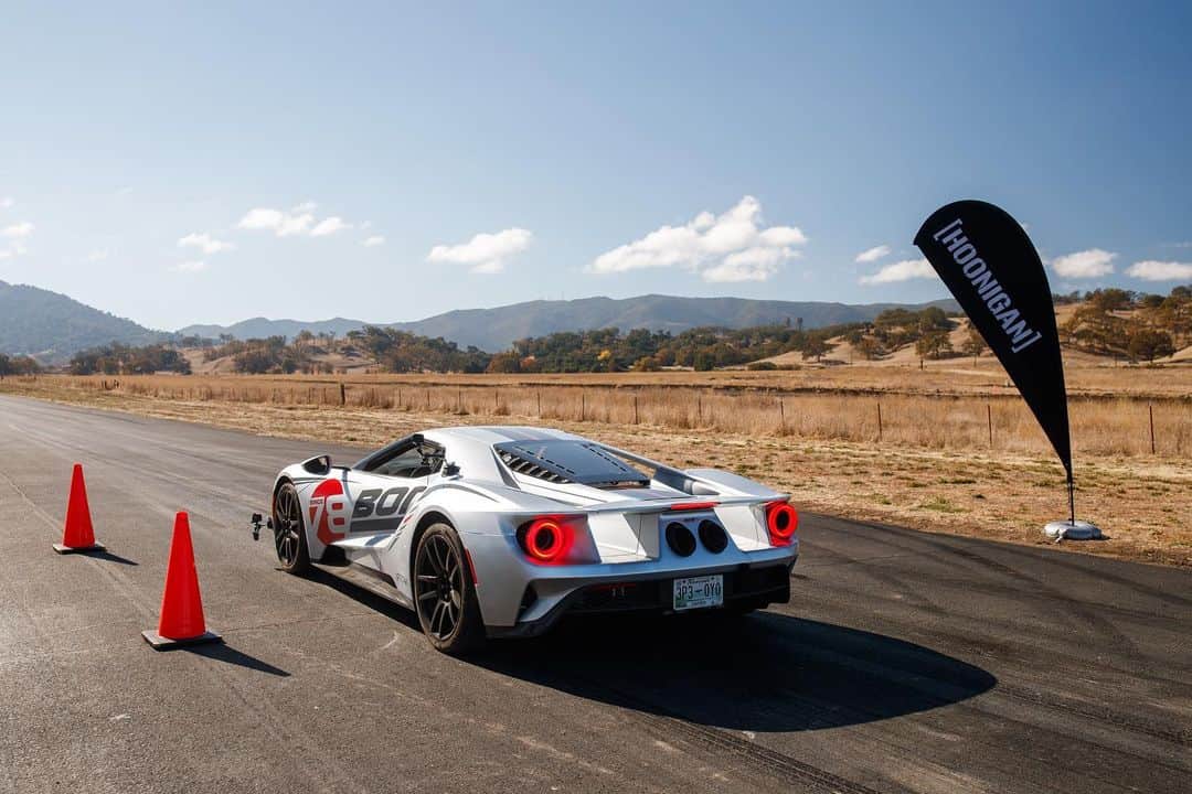 ケン・ブロックさんのインスタグラム写真 - (ケン・ブロックInstagram)「BIG thanks to @DavidBorla and @BorlaExhaust - not just for bringing out their Ford GT “Carbon Series” for a Hoonicorn Vs The World race - but for also being such a rad partner to work with this year! It’s products like this carbon fiber and titanium exhaust (made in USA) that gets me excited about working on more new projects together in the future. Thank you David and Borla! #BorlaExhaust #HoonicornVsTheWorld #FordGT」12月24日 6時08分 - kblock43