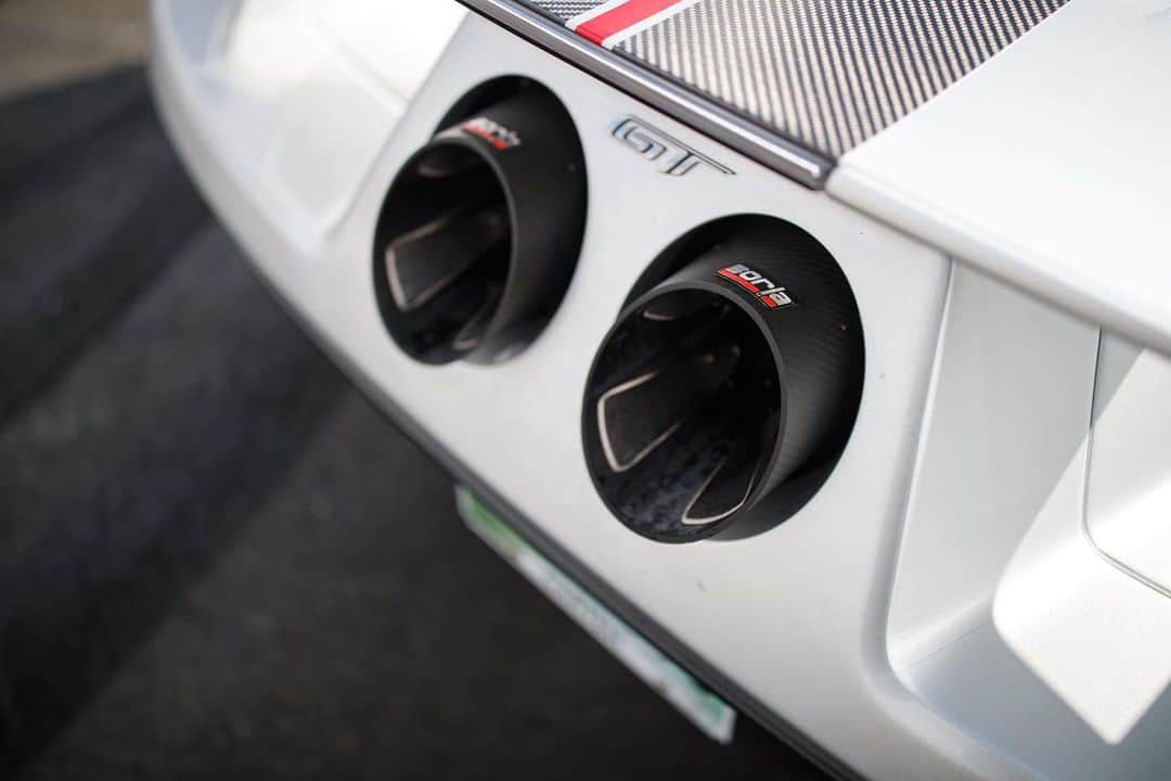 ケン・ブロックのインスタグラム：「BIG thanks to @DavidBorla and @BorlaExhaust - not just for bringing out their Ford GT “Carbon Series” for a Hoonicorn Vs The World race - but for also being such a rad partner to work with this year! It’s products like this carbon fiber and titanium exhaust (made in USA) that gets me excited about working on more new projects together in the future. Thank you David and Borla! #BorlaExhaust #HoonicornVsTheWorld #FordGT」