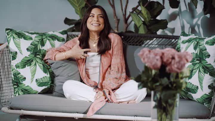 Ana Brenda Contrerasのインスタグラム：「🥑Lo mejor está por venir  @evaavobeauty   ¿Que creen que sea?」