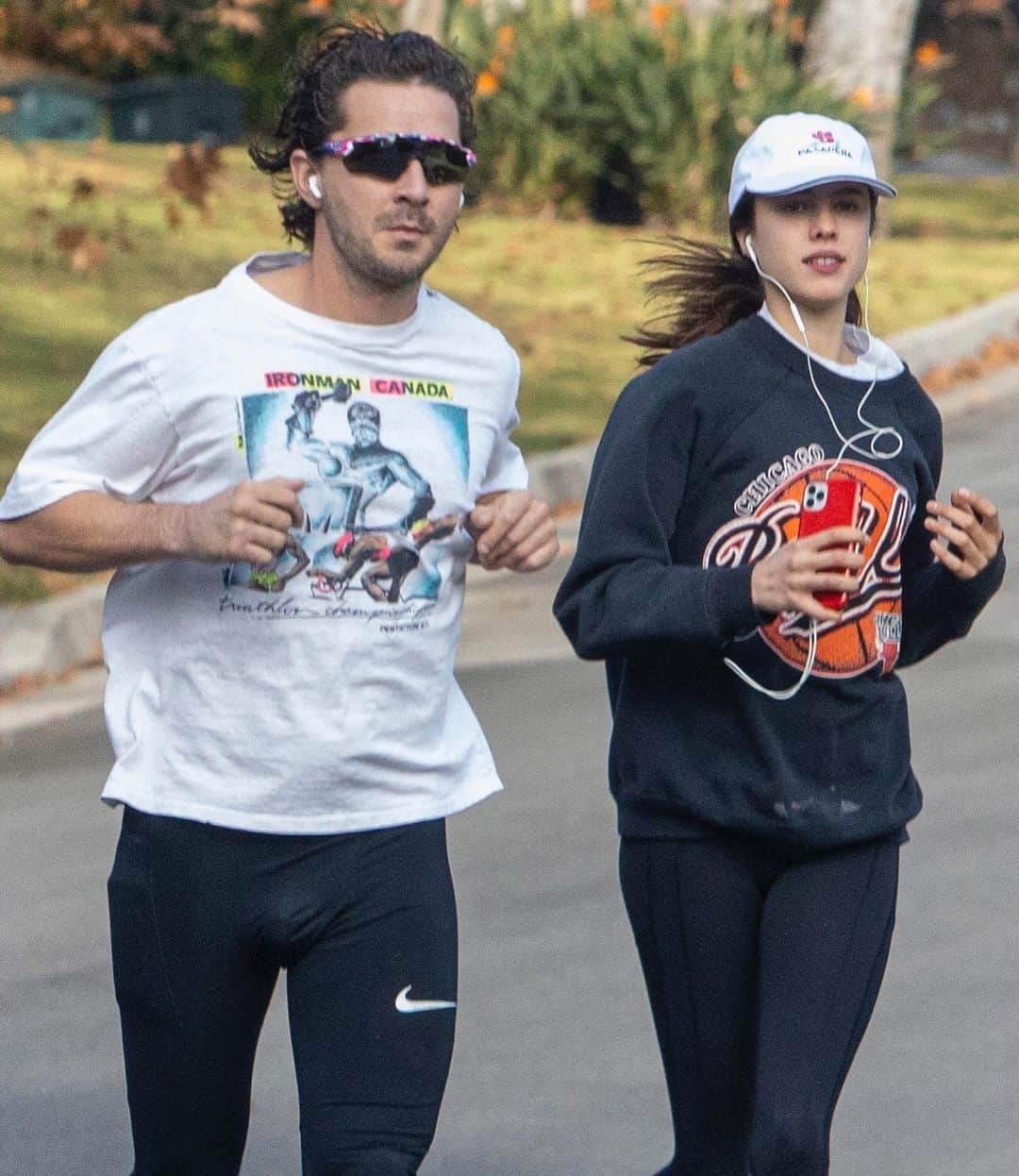 Just Jaredさんのインスタグラム写真 - (Just JaredInstagram)「Shia LaBeouf and rumored new flame Margaret Qualley go for a jog together amid FKA twigs’ allegations against him. Tap this pic in the LINK IN BIO to see all the photos.  #ShiaLaBeouf #MargaretQualley Photo: Backgrid」12月24日 6時25分 - justjared