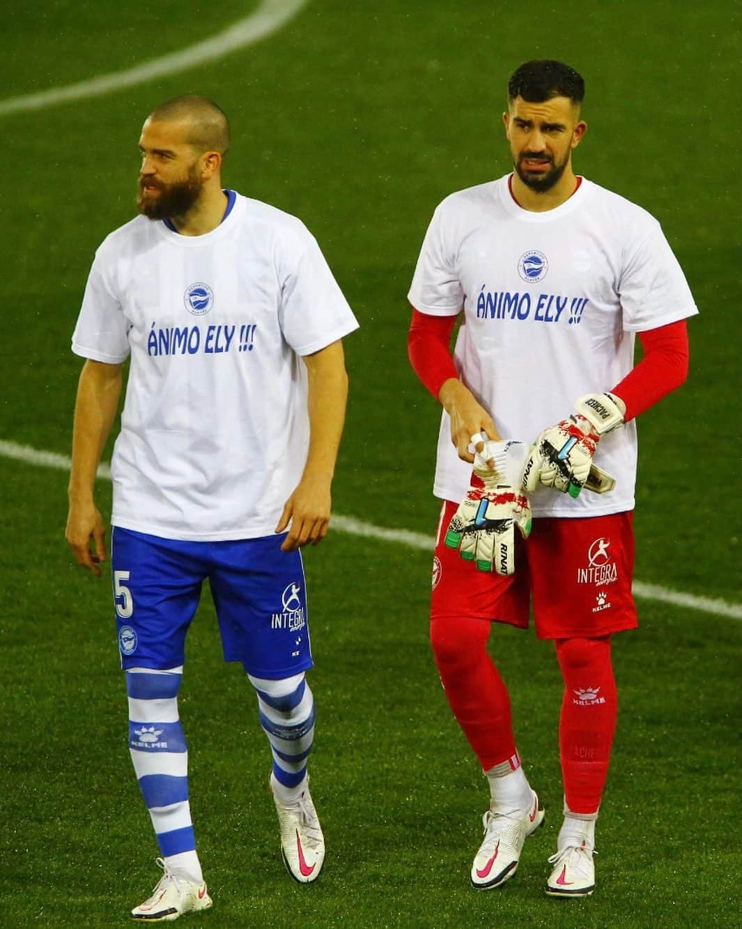 LFPさんのインスタグラム写真 - (LFPInstagram)「💪 Get well soon, @rodrielyoficial!  💪 ¡Mucho ánimo, #RodrigoEly!  #Alavés #AlavésEibar #LaLiga #LaLigaSantander #Football #KickOut2020 #2020APatadas」12月24日 6時37分 - laliga