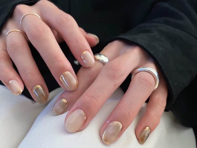 Mie Kawanoのインスタグラム：「今年最後のnail♡  #nail #ネイル」