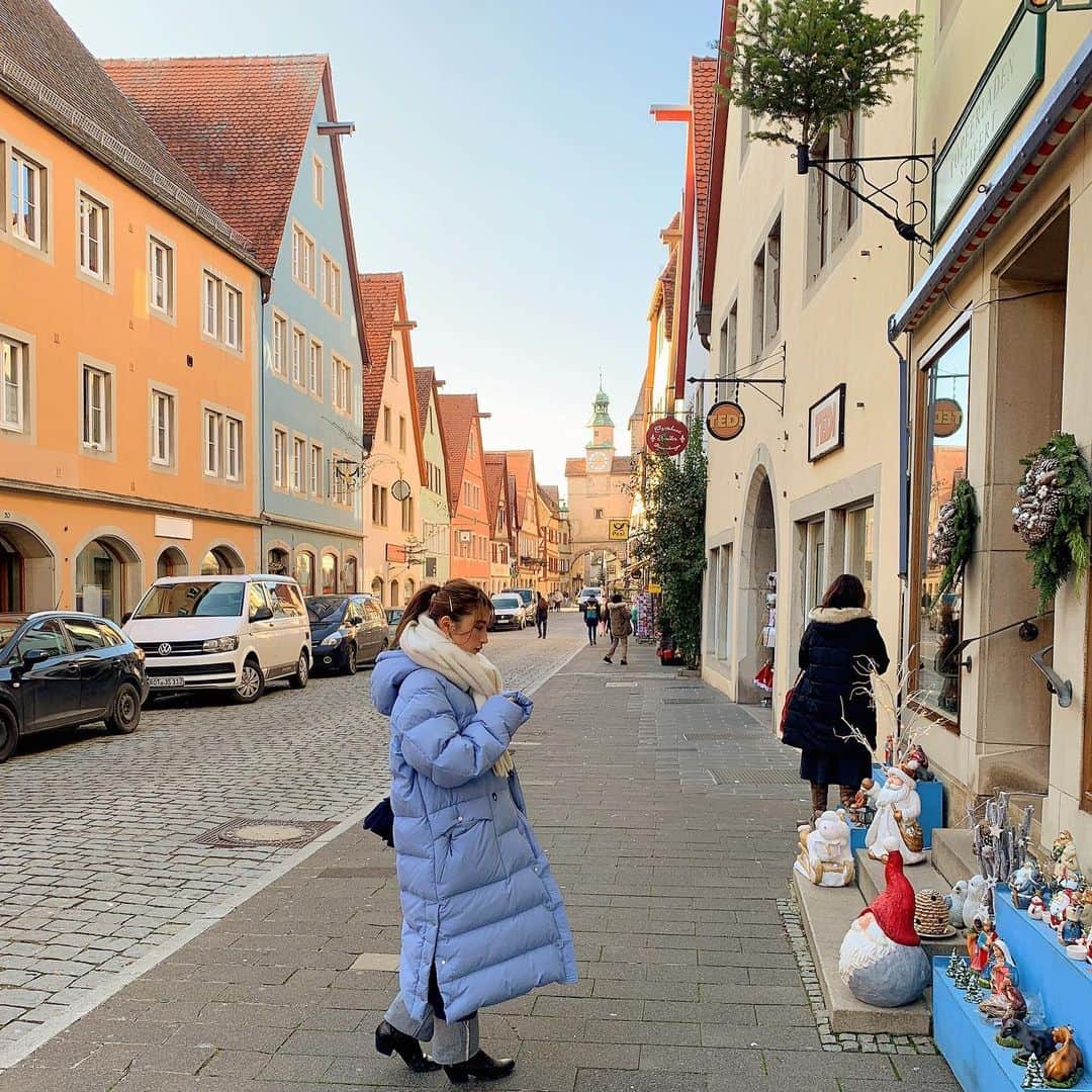二瓶有加さんのインスタグラム写真 - (二瓶有加Instagram)「. 去年の12月は、ちょうど ドイツ旅行に行っている頃で 懐かしくて見返してたのでインスタにもアップ🇩🇪 . まだ出してなかった写真がちらほら。 また海外旅行が出来るようになりますように…✈️ . どの写真も、思い出深い写真ばっかりだ〜🥲❄️ . . #思い出写真　#ドイツ　#ドイツ旅行　#ローテンブルク　#ミュンヘン #クリスマスマーケット　#クリスマス　#海外旅行」12月23日 21時41分 - niheeeey.pink1020