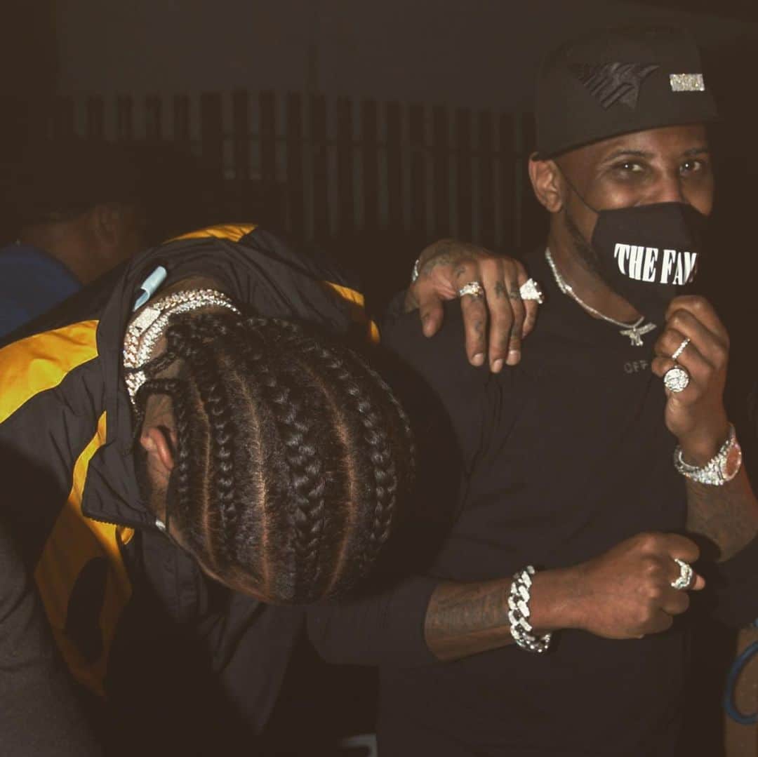 ファボラスのインスタグラム：「Funny how money change a situation.. Real one come thru, make a lituation [shot by @thatdancer]   #TheUrban  #Miami」