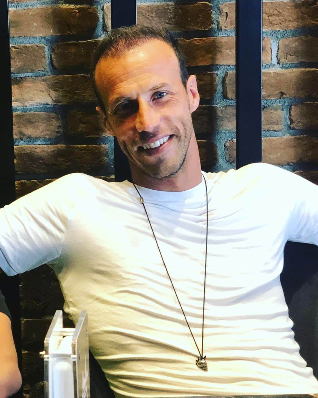 バンゲリス・モラスのインスタグラム：「😀😀Smile😀😀 #bepositive #smile #smilealways」