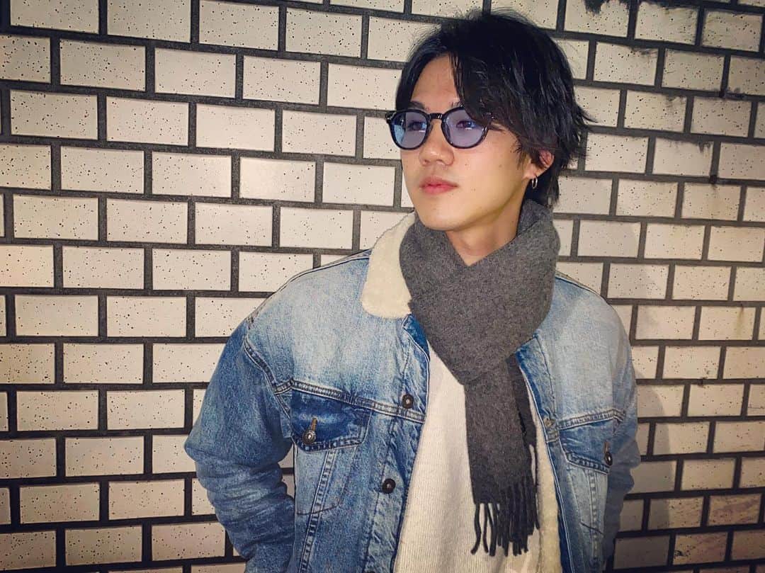 RANMAのインスタグラム：「寒寒寒﻿ ﻿ 今季初マフラー🧣」