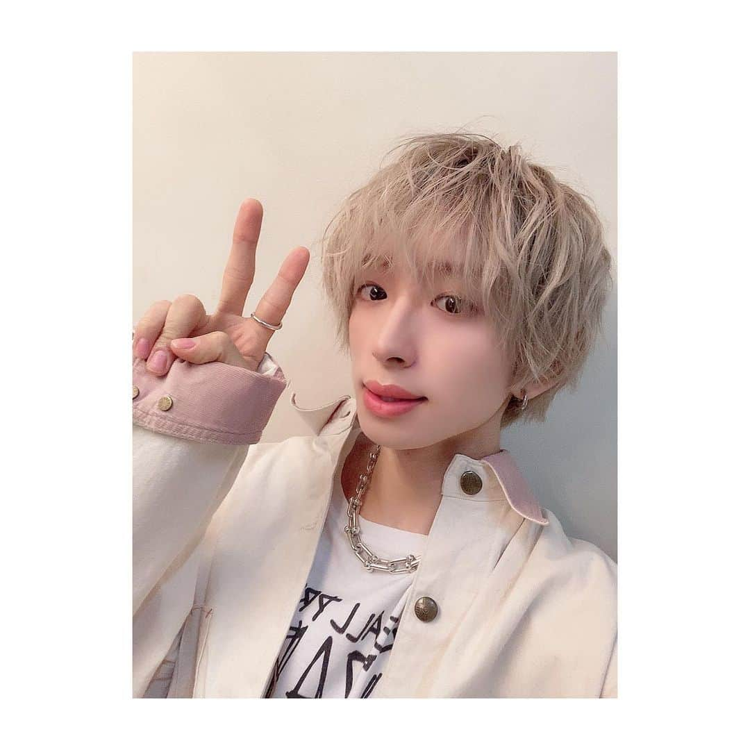 SHOYA【ANFiNY】さんのインスタグラム写真 - (SHOYA【ANFiNY】Instagram)「﻿ ﻿ 今日の写真たち🤳﻿ ﻿ ﻿ 4コマ連写プラスおまけ１枚🤴﻿ ﻿ ﻿ お気に入りは何枚目だい？(^^)﻿ ﻿ ﻿ ﻿ #anfiny #shoya #selfie #selca #f4f #l4likes #fff #asia #japan #japanese #좋아요반사 #일상 #셀카 #셀스타그램 #얼스타그램 #팔로우백 #맞팔해요」12月23日 21時58分 - shoya_anfiny