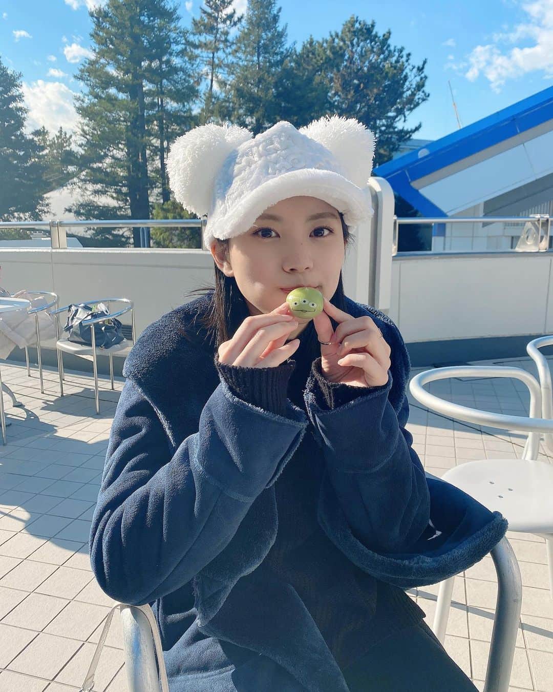 小林玲のインスタグラム：「.﻿ ﻿  もぐもぐ☘️ ﻿ ﻿ ﻿ #disney  #disneyland ﻿ #japanesegirl  #ディズニーランド」