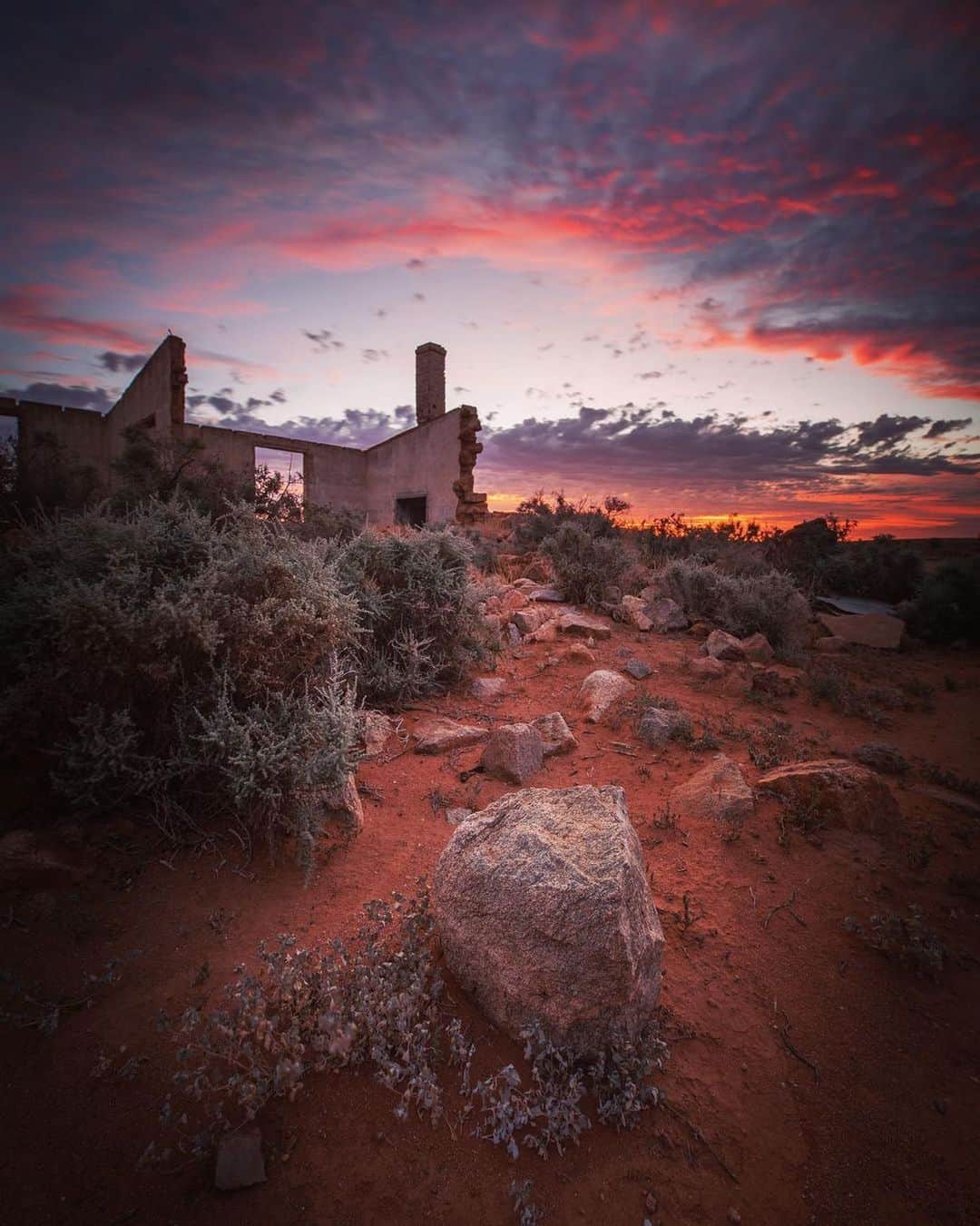 instagoodさんのインスタグラム写真 - (instagoodInstagram)「@adzy_edwards Just a rock and some ruins 👌🏻 . Shooting the sunset with @hawkeye_711 I tried to change it up and find another angle of some@commonly photographed ruins . I’m not 100% sure what I love about this composition but I do like it!」12月23日 22時04分 - instagood