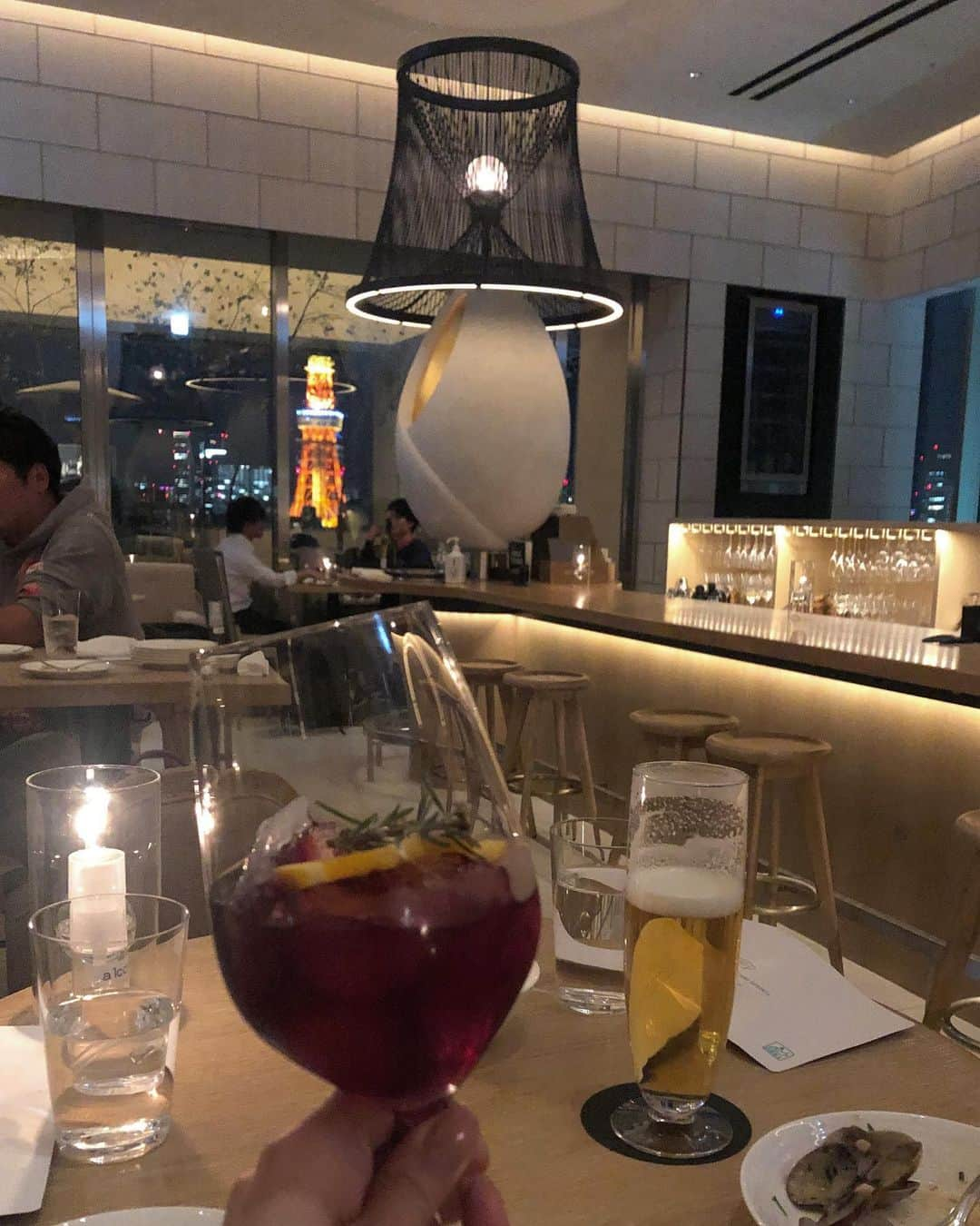 三好あんなのインスタグラム：「🍷🌃」