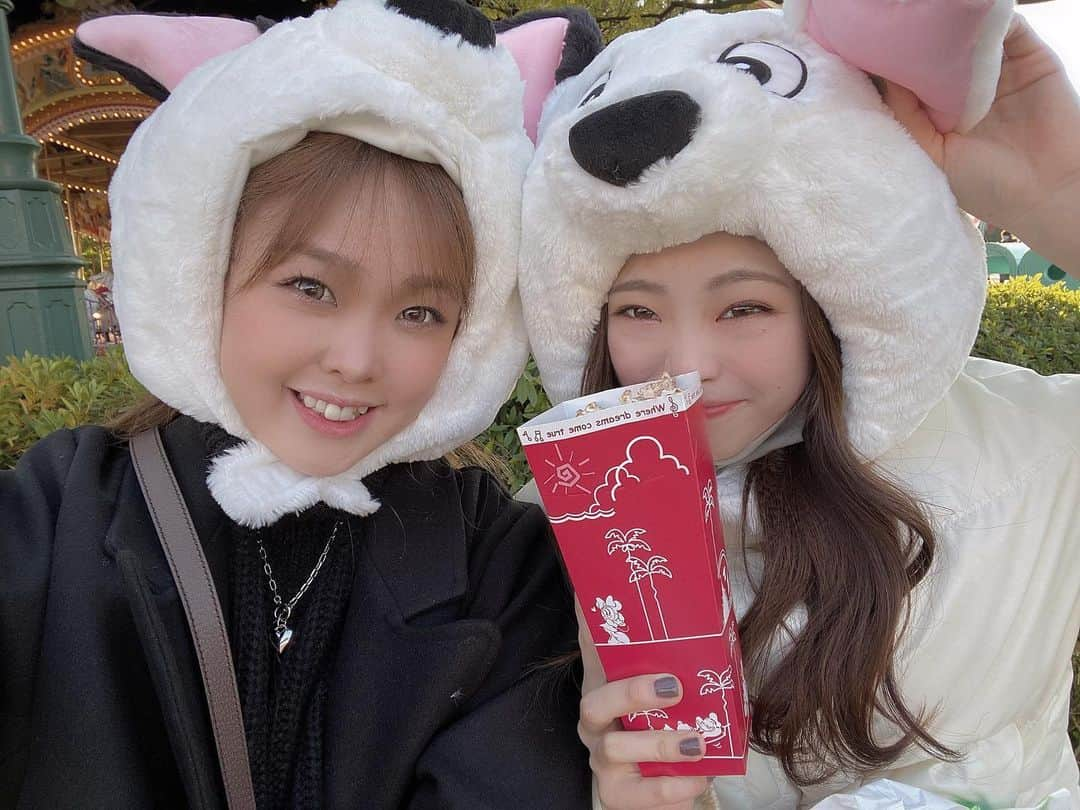 川本莉菜さんのインスタグラム写真 - (川本莉菜Instagram)「やっと行けたディズニー🥺 ほんと楽しかった〜あいしてる〜 . . . . #bff #disneyland #disneychristmas #ad #happyholiday #ディズニーコーデ　#クリスマスディズニー」12月23日 22時36分 - kawamoto.rina