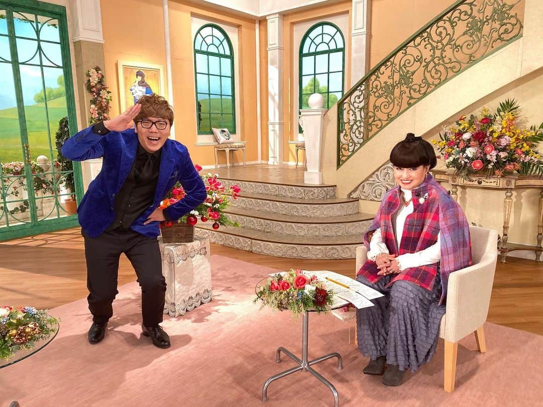 HIKAKINのインスタグラム：「わたくしヒカキンまさかのクリスマスイブにあの『徹子の部屋』に出演させて頂きます！😎12月24日(木)13時から！ついに黒柳徹子さんにお会い出来ました😭✨まさかのビートボックスコラボも？🎤是非ご覧下さい！🎉📺」